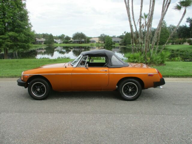 MG MGB 1979 image number 16