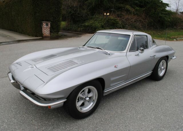 Chevrolet Corvette 1963 image number 0