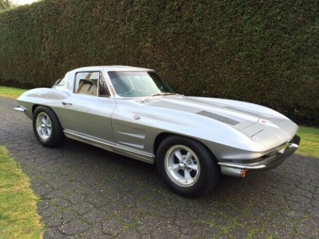 Chevrolet Corvette 1963 image number 1