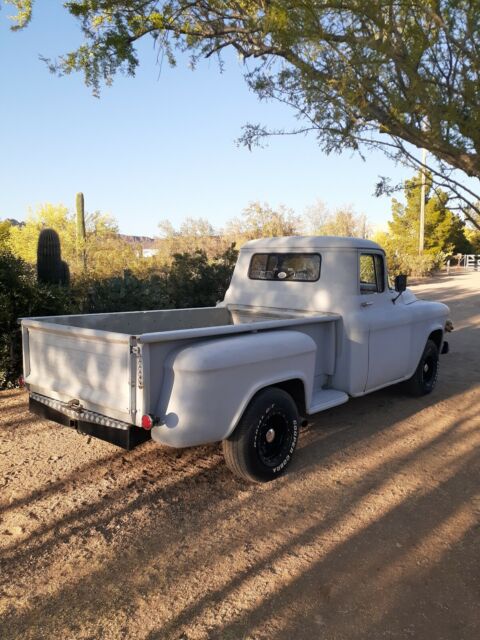 Chevrolet 3600 1955 image number 12