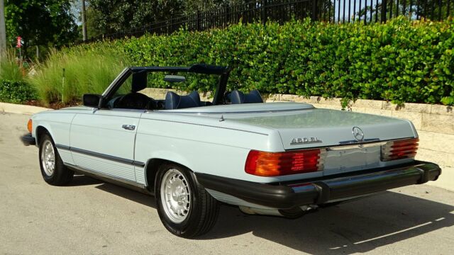 Mercedes-Benz SL-Class 1979 image number 30