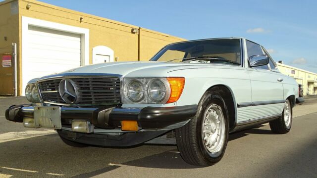 Mercedes-Benz SL-Class 1979 image number 32