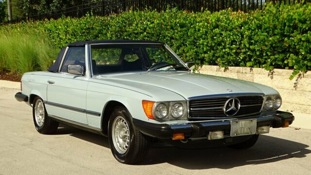 Mercedes-Benz SL-Class 1979 image number 33