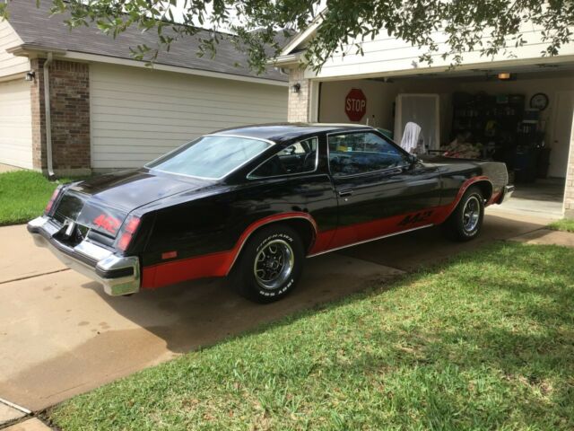 Oldsmobile Cutlass 1976 image number 1