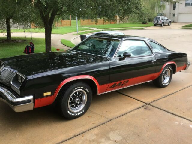 Oldsmobile Cutlass 1976 image number 13