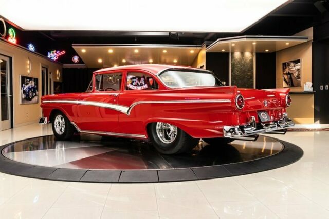 Ford Custom 300 1957 image number 14