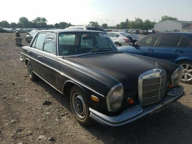 Mercedes-Benz 280SE 1968 image number 0