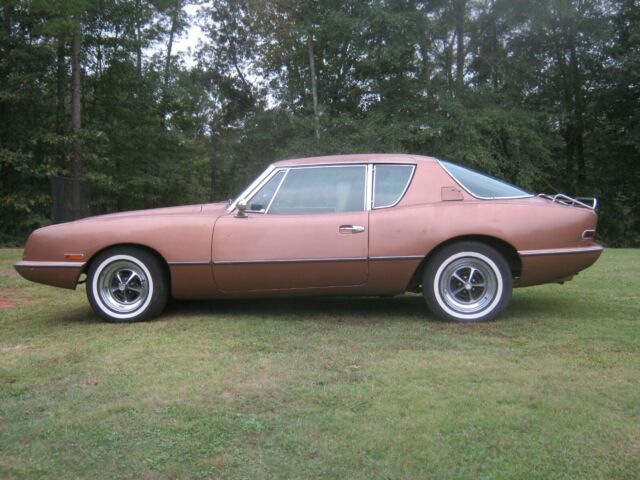 Studebaker Avanti 1975 image number 1