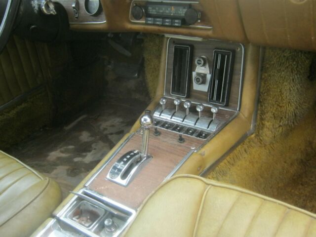 Studebaker Avanti 1975 image number 10