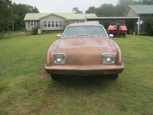 Studebaker Avanti 1975 image number 13