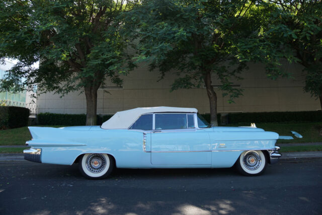 Cadillac Eldorado Biarritz Convertible 1956 image number 27