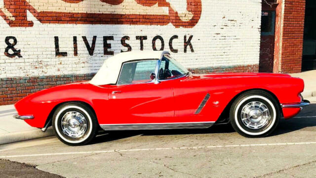 Chevrolet Corvette 1962 image number 26