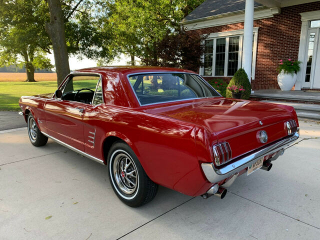 Ford Mustang 1966 image number 1