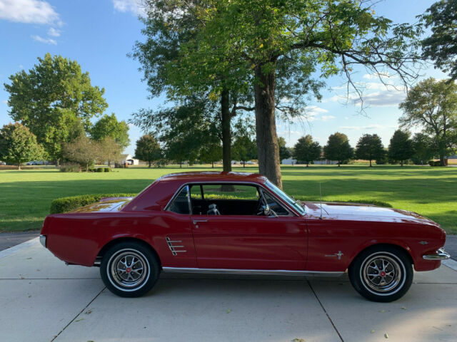 Ford Mustang 1966 image number 27