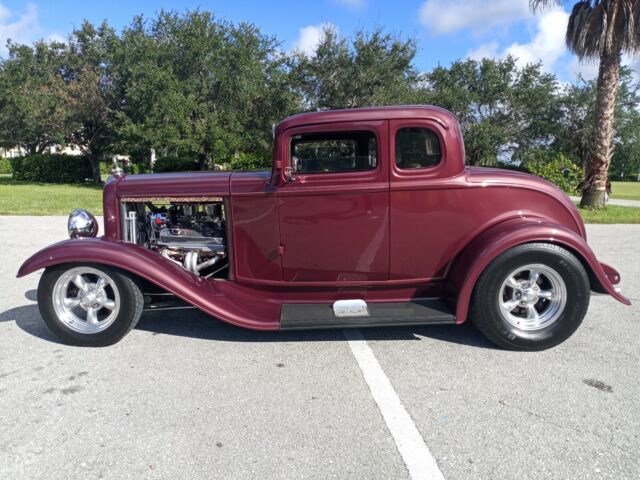 Ford Coupe 1932 image number 0