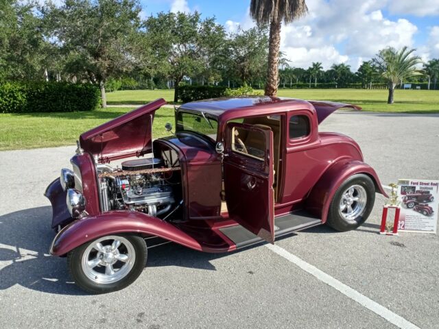 Ford Coupe 1932 image number 2