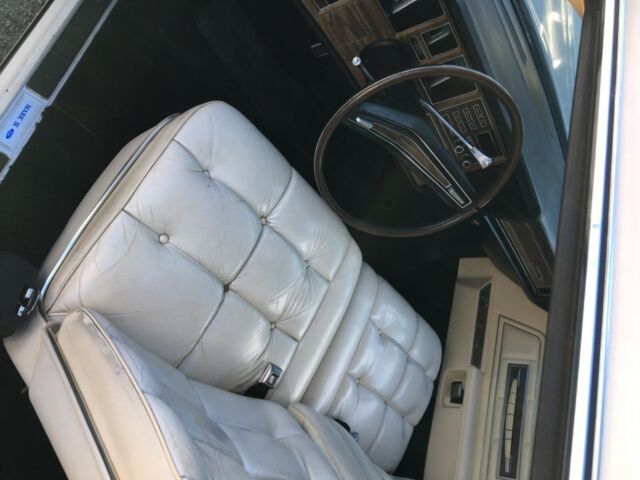 Lincoln Continental 1974 image number 4