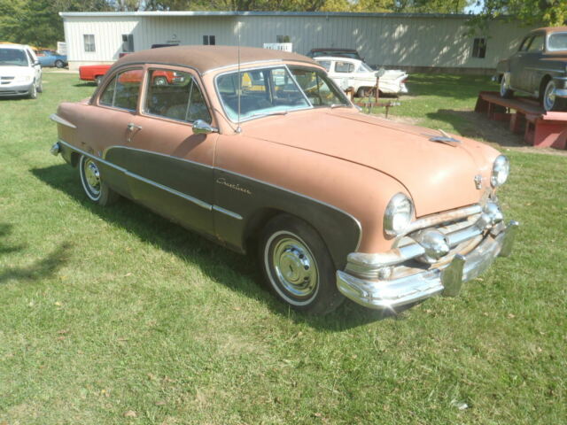 Ford Crestliner 1951 image number 2