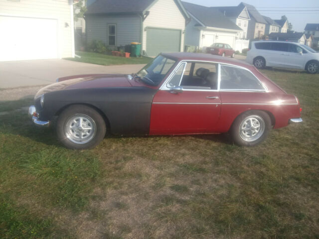 MG MGB 1970 image number 0