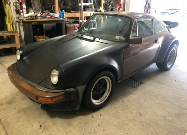 Porsche 911 1977 image number 2