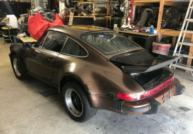 Porsche 911 1977 image number 22