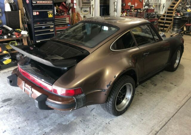 Porsche 911 1977 image number 24