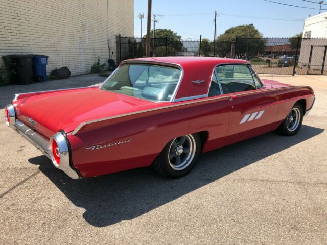 Ford Thunderbird 1963 image number 17