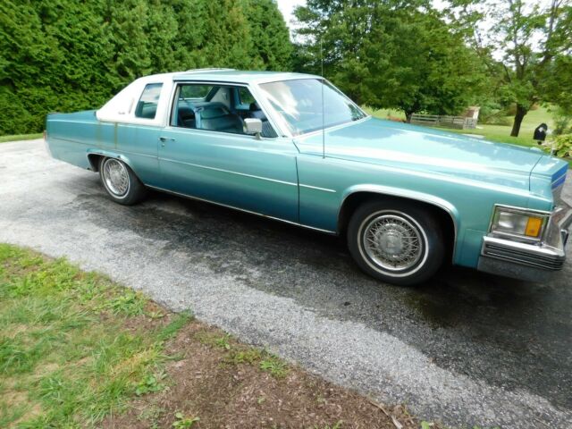 Cadillac DeVille 1979 image number 0