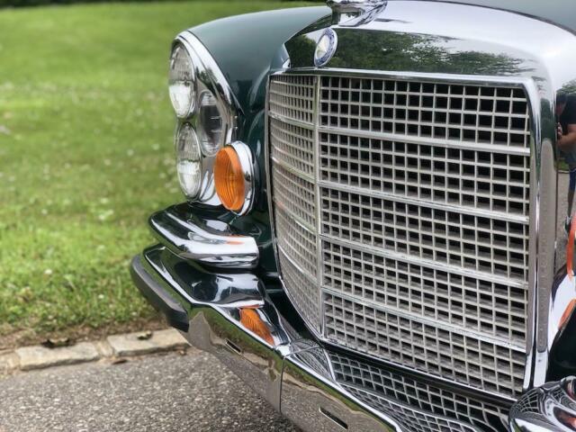 Mercedes-Benz 200-Series 1971 image number 41