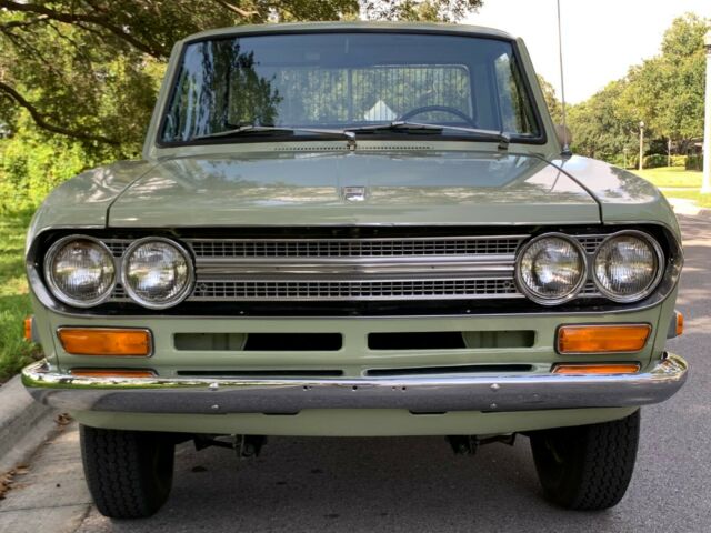 Datsun Pickup 1971 image number 0