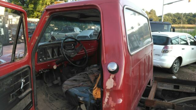 Ford Ford F350 Dually with Hydraulic PTO & PUMP 1975 image number 10