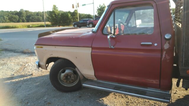 Ford Ford F350 Dually with Hydraulic PTO & PUMP 1975 image number 15