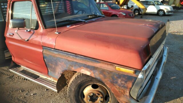 Ford Ford F350 Dually with Hydraulic PTO & PUMP 1975 image number 2