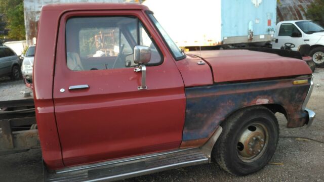 Ford Ford F350 Dually with Hydraulic PTO & PUMP 1975 image number 33