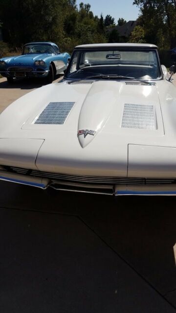 Chevrolet Corvette 1963 image number 10