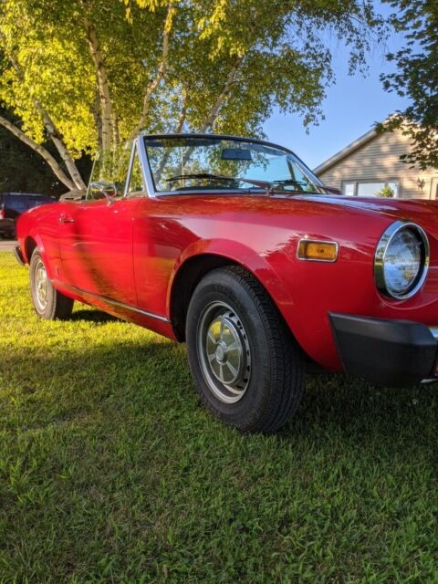 Fiat 124 Spider 1800 1978 image number 2