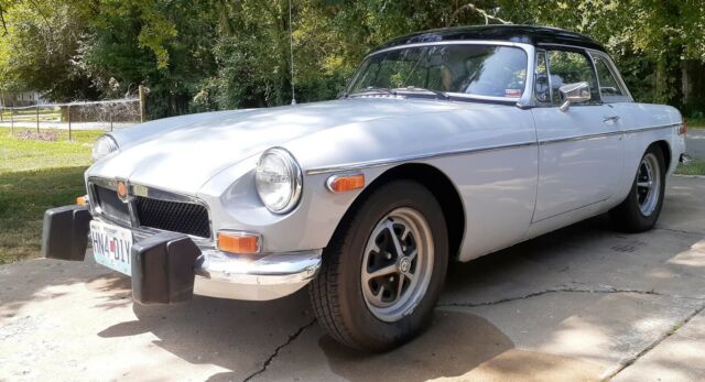 MG MGB 1974 image number 0