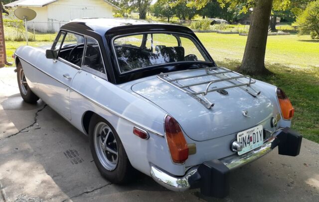 MG MGB 1974 image number 12