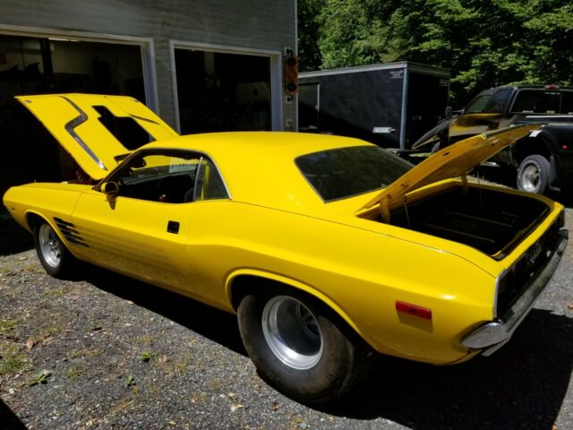 Dodge Challenger 1974 image number 1