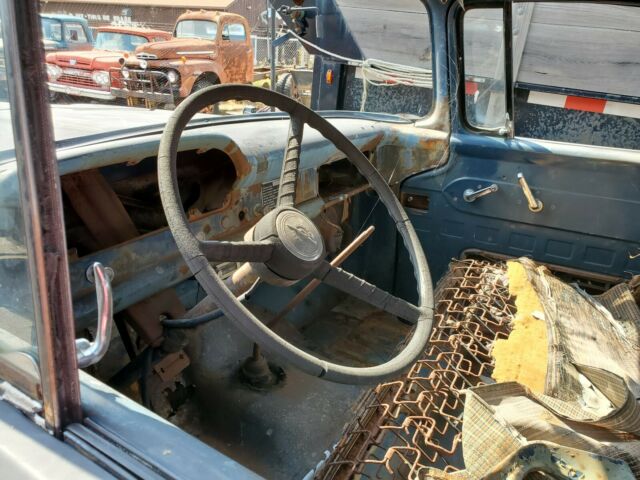 Ford F-250 1960 image number 2