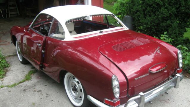 Volkswagen Karmann Ghia 1970 image number 0