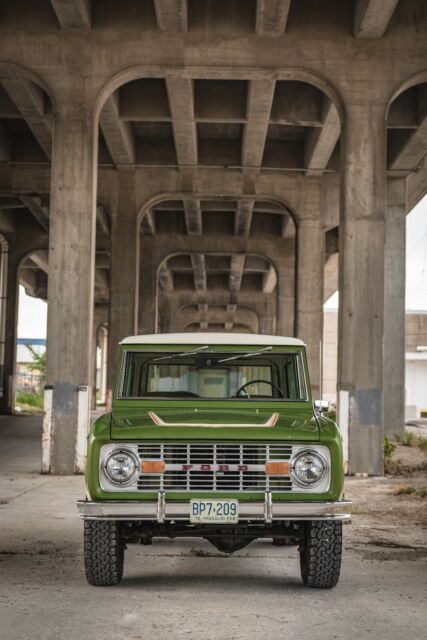 Ford Bronco 1975 image number 29