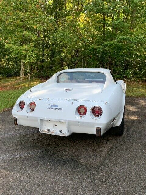 Chevrolet Corvette 1976 image number 24