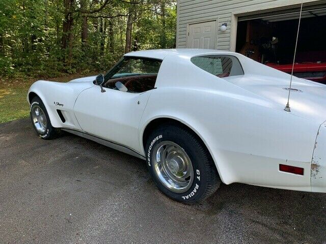 Chevrolet Corvette 1976 image number 25