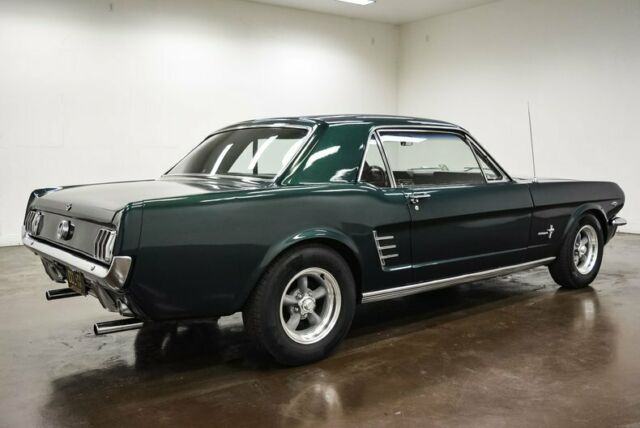 Ford Mustang 1966 image number 26