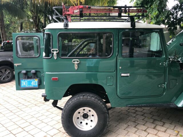 Toyota Land Cruiser 1970 image number 11