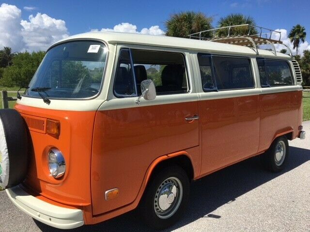 Volkswagen Bus/Vanagon 1975 image number 0