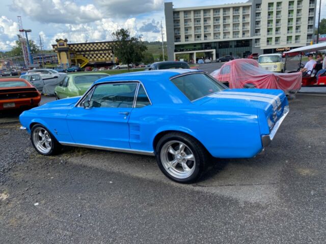 Ford Mustang 1967 image number 27