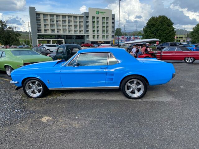 Ford Mustang 1967 image number 28