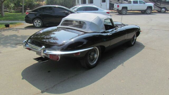 Jaguar E-Type 1970 image number 5